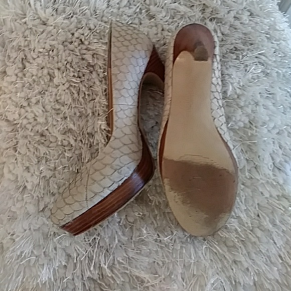 Calvin Klein - Picture 3 of 4